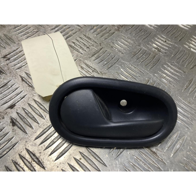 Poignee interieur avant gauche DACIA SANDERO 2 PHASE 1 d’occasion
