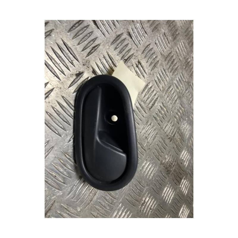 Poignee interieur avant droit DACIA SANDERO 2 PHASE 1 d’occasion