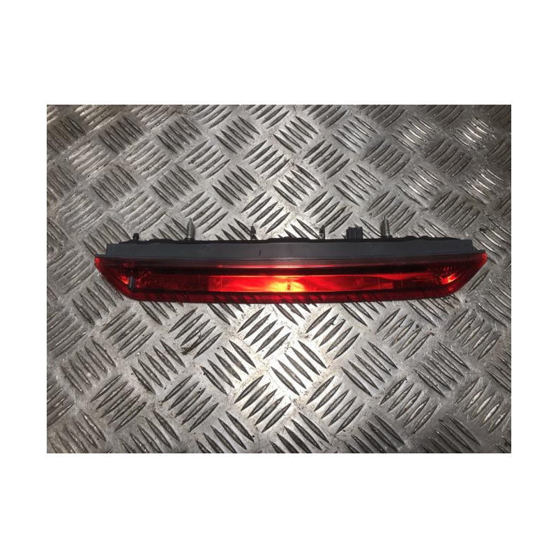 Feu arriere stop central PEUGEOT 2008 2 d’occasion
