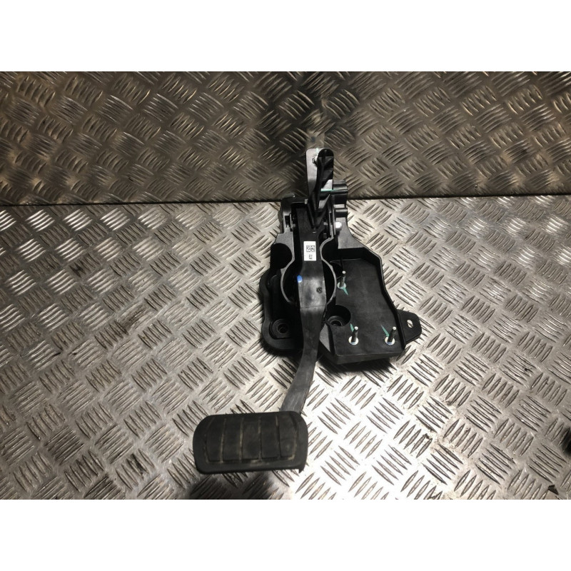 Pedale de frein PEUGEOT 2008 2 d’occasion