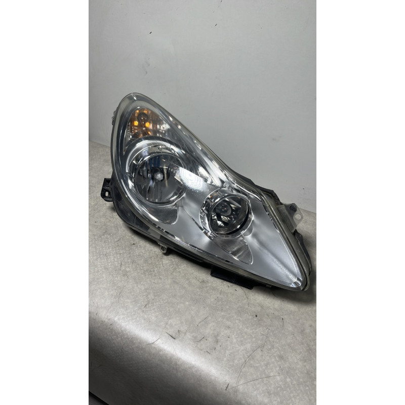 Optique avant principal droit (feux)(phare) OPEL CORSA D PHASE 1 d’occasion
