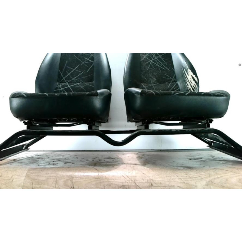 Siege avant droit (banquette double) MICROCAR  d’occasion
