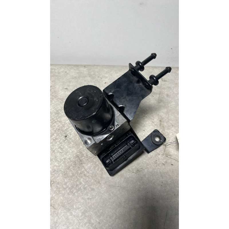 Bloc ABS (freins anti-blocage) VOLKSWAGEN POLO 4 PHASE 2 d’occasion