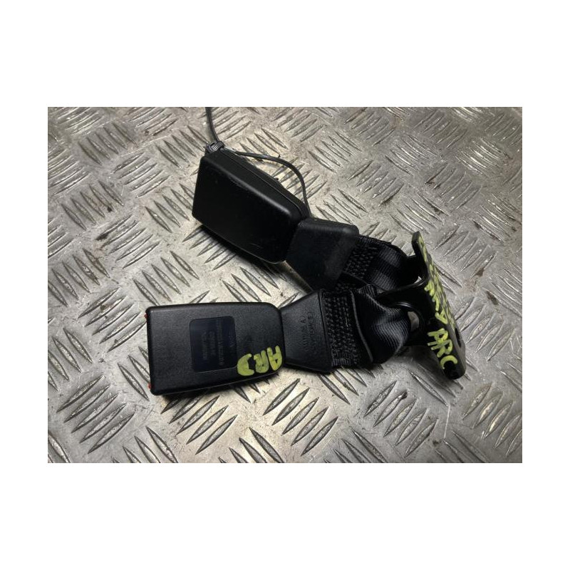 Attache ceinture arriere droit CITROEN C4 CACTUS d’occasion