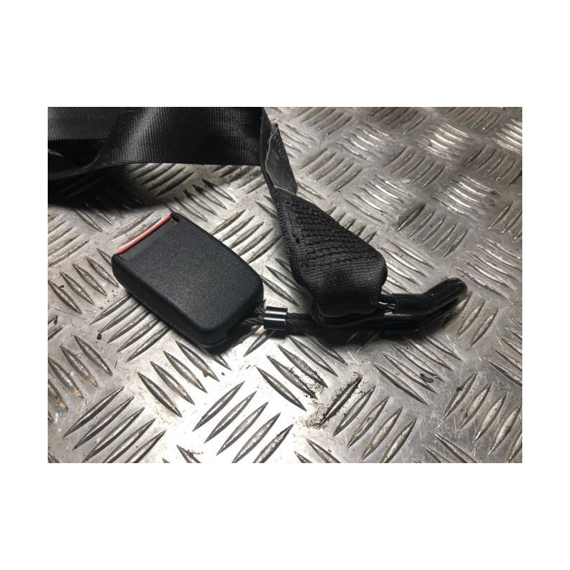 Attache ceinture arriere droit VOLKSWAGEN GOLF 4 d’occasion
