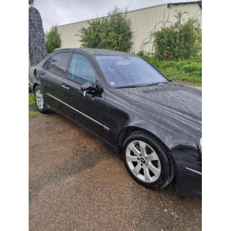 Fusee arriere gauche MERCEDES CLASSE E 211 PHASE 2 d’occasion
