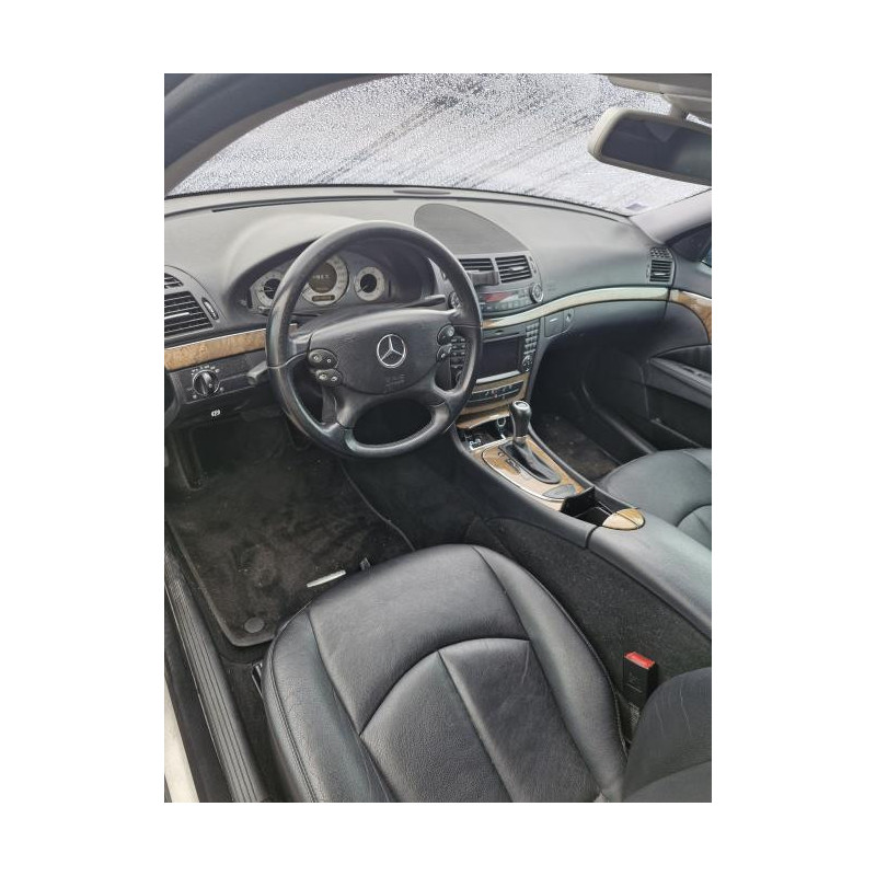 Fusee arriere gauche MERCEDES CLASSE E 211 PHASE 2 d’occasion