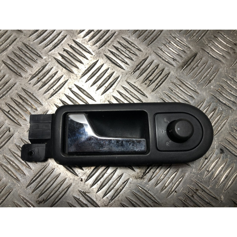 Poignee interieur avant gauche VOLKSWAGEN GOLF 4 d’occasion