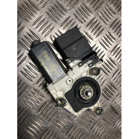 Moteur leve vitre arriere gauche VOLKSWAGEN GOLF 4 d’occasion