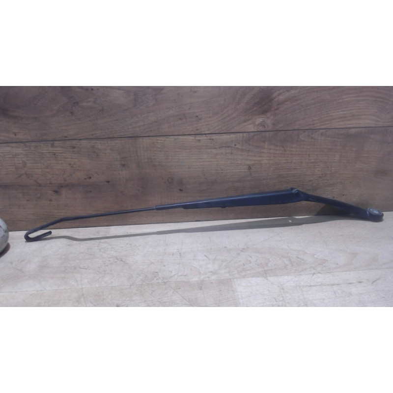 Bras essuie glace avant droit PEUGEOT 307 PHASE 1 d’occasion