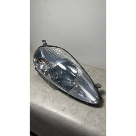 Optique avant principal droit (feux)(phare) FIAT GRANDE PUNTO d’occasion