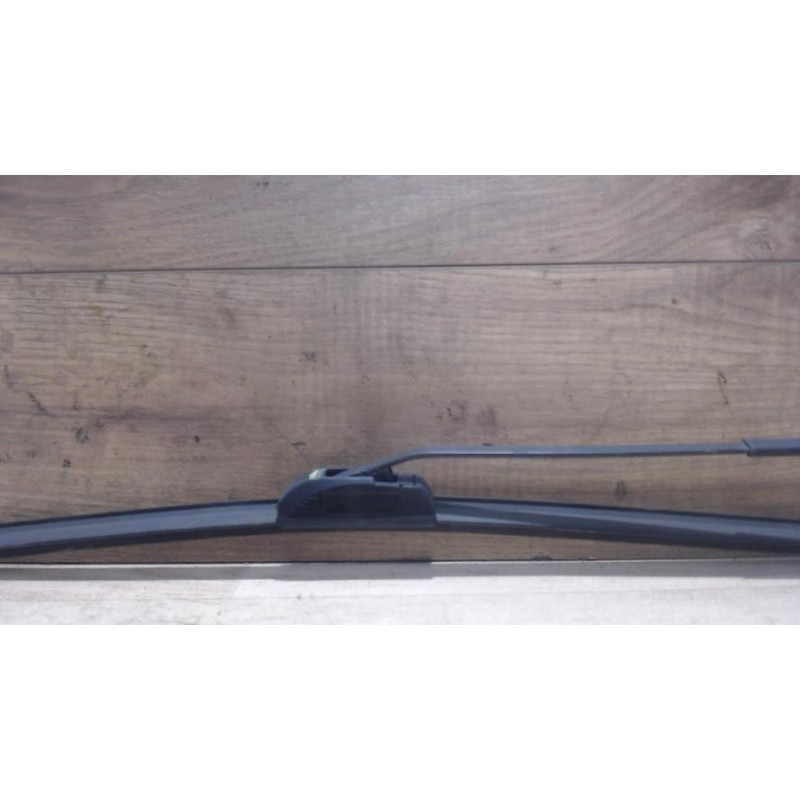 Bras essuie glace avant gauche DACIA SANDERO 1 d’occasion