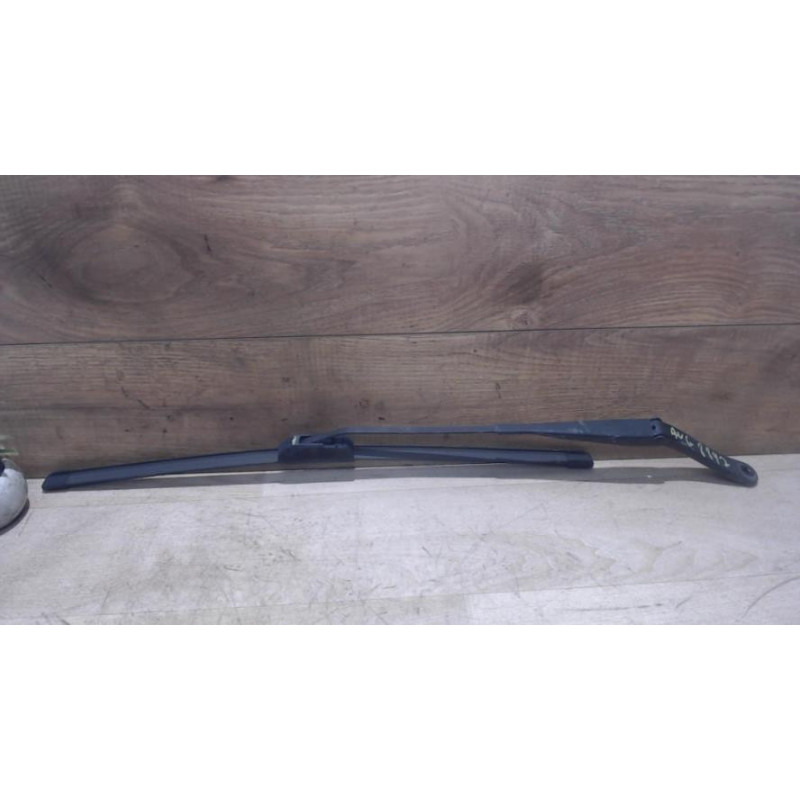 Bras essuie glace avant gauche DACIA SANDERO 1 d’occasion