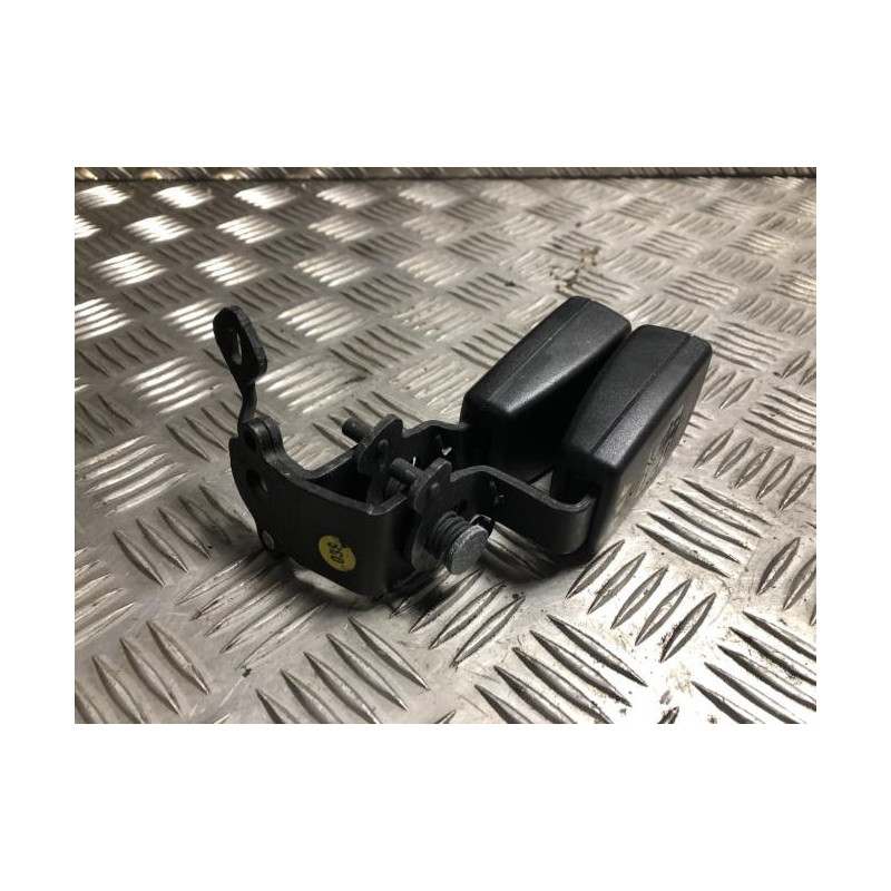 Attache ceinture arriere centrale VOLKSWAGEN GOLF 7 PHASE 1 d’occasion