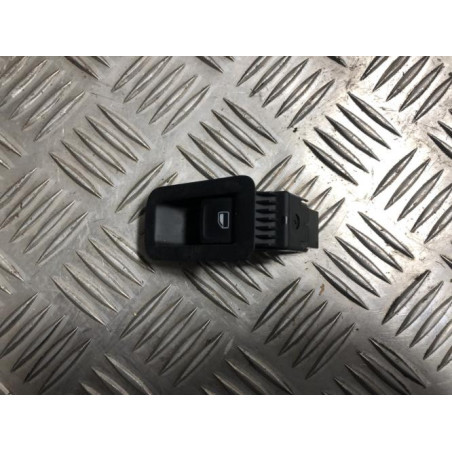 Interrupteur de leve vitre arriere droit VOLKSWAGEN GOLF 7 PHASE 1 d’occasion