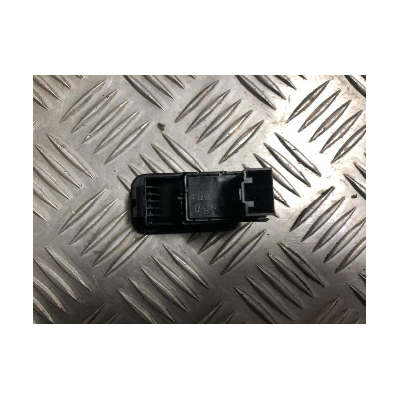 Interrupteur de leve vitre arriere droit VOLKSWAGEN GOLF 7 PHASE 1 d’occasion