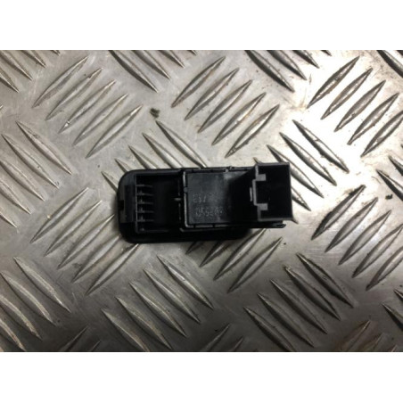 Interrupteur de leve vitre arriere droit VOLKSWAGEN GOLF 7 PHASE 1 d’occasion