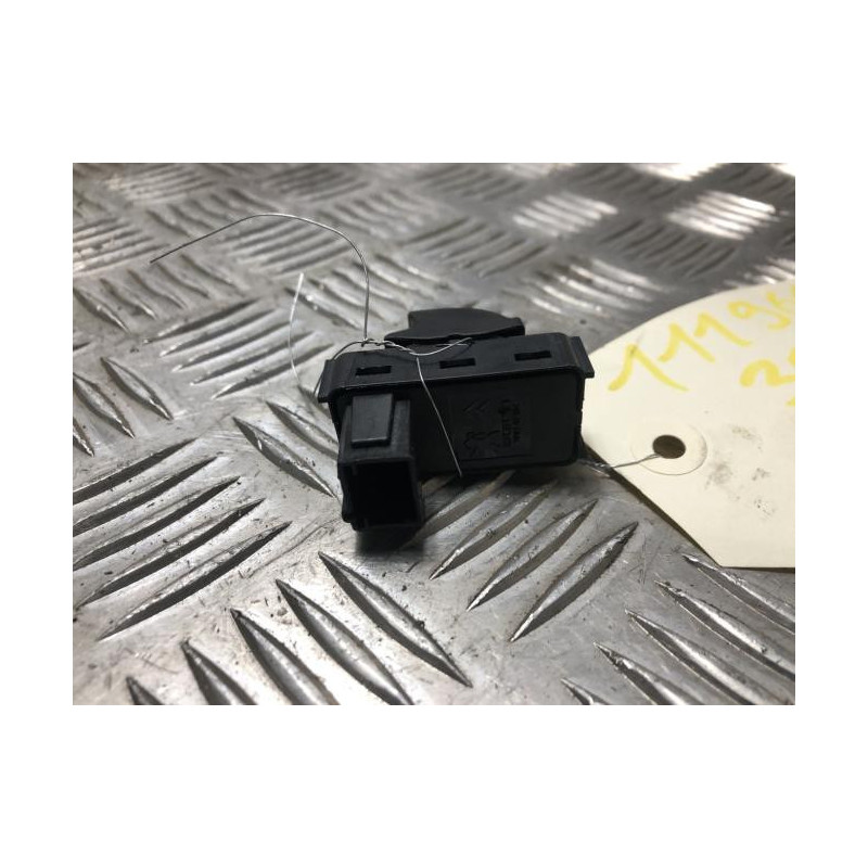 Interrupteur de leve vitre arriere droit PEUGEOT 3008 1 PHASE 1 d’occasion