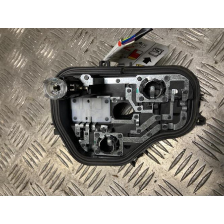 Platine feu arriere gauche CITROEN C4 CACTUS d’occasion