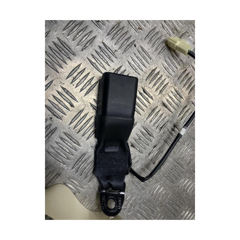 Attache ceinture arriere gauche SUZUKI BALENO 2 d’occasion