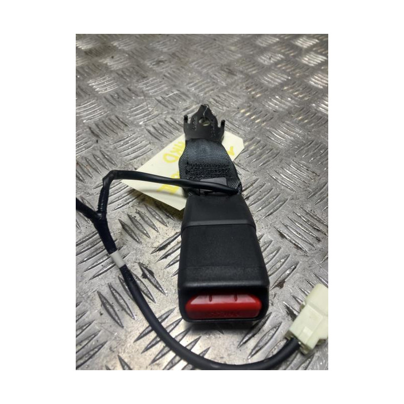 Attache ceinture arriere droit SUZUKI BALENO 2 d’occasion