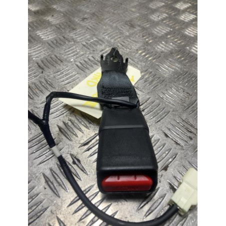 Attache ceinture arriere droit SUZUKI BALENO 2 d’occasion