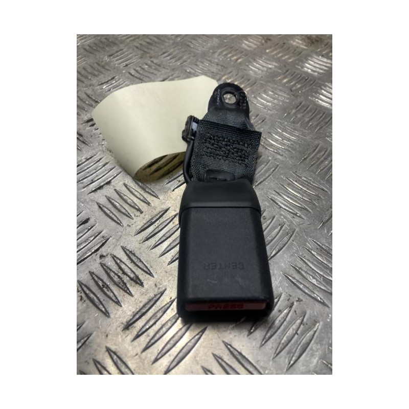 Attache ceinture arriere centrale SUZUKI BALENO 2 d’occasion