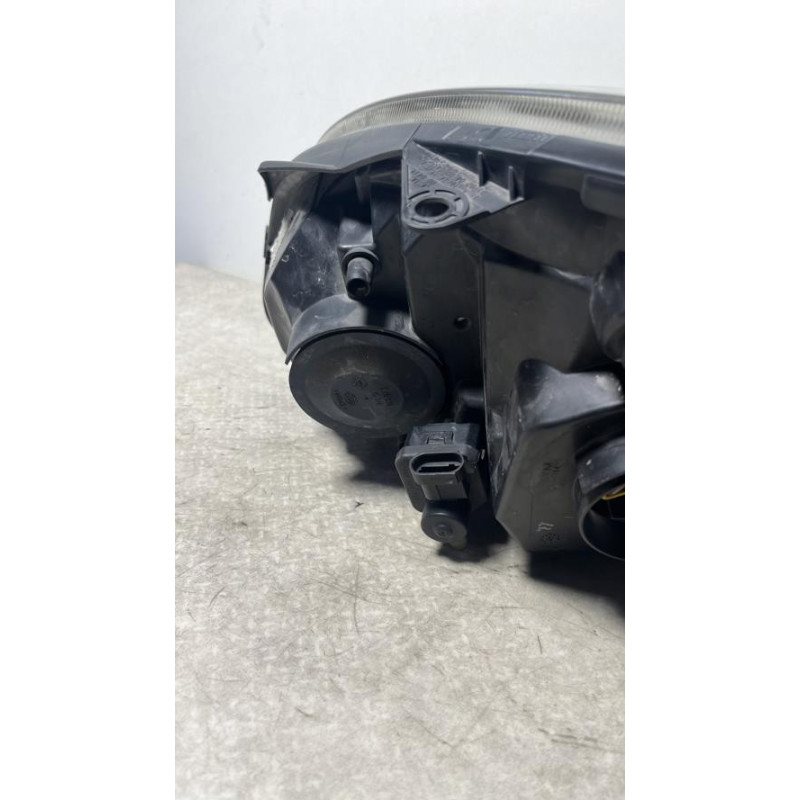 Optique avant principal droit (feux)(phare) RENAULT CLIO 2 PHASE 2 d’occasion