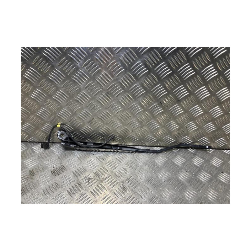 Bras essuie glace avant gauche CITROEN C4 CACTUS d’occasion