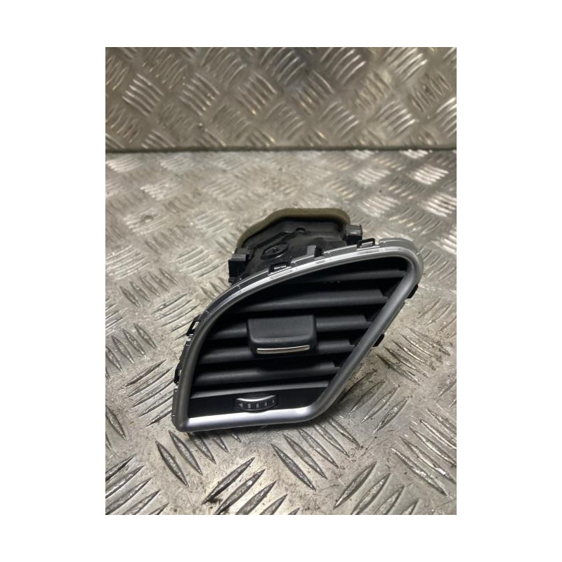 Aerateur tableau de bord avant gauche AUDI A4 3 ALLROAD BREAK d’occasion