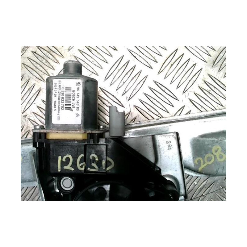 Leve vitre electrique avant droit PEUGEOT 208 1 PHASE 1 d’occasion