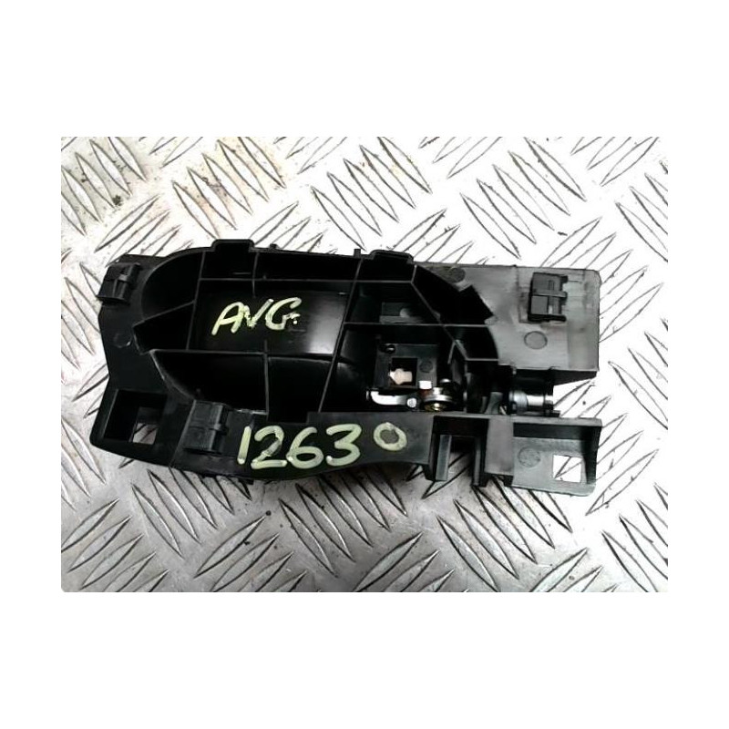 Poignee interieur avant gauche PEUGEOT 208 1 PHASE 1 d’occasion