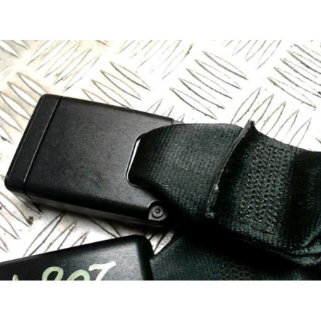 Attache ceinture arriere droit PEUGEOT 208 1 PHASE 1 d’occasion