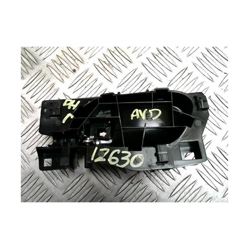 Poignee interieur avant droit PEUGEOT 208 1 PHASE 1 d’occasion