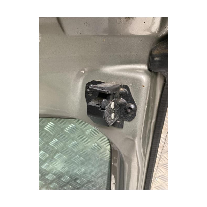 Porte de coffre droit RENAULT KANGOO 2 PHASE 1 d’occasion