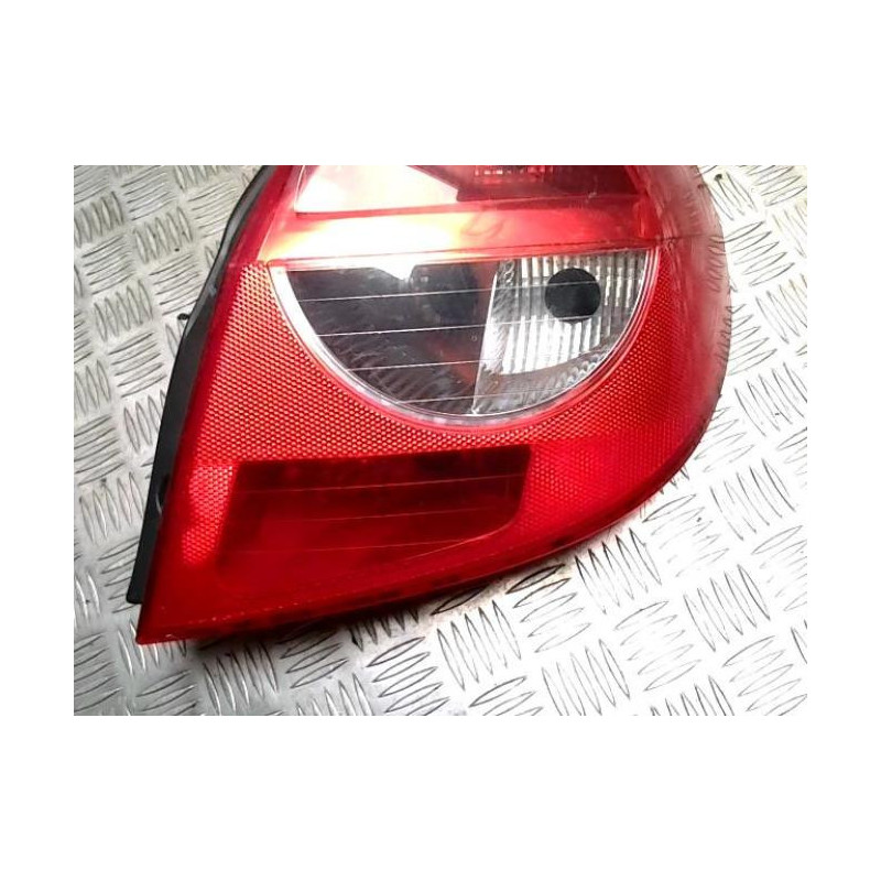 Feu arriere principal droit (feux) RENAULT CLIO 3 PHASE 1 d’occasion