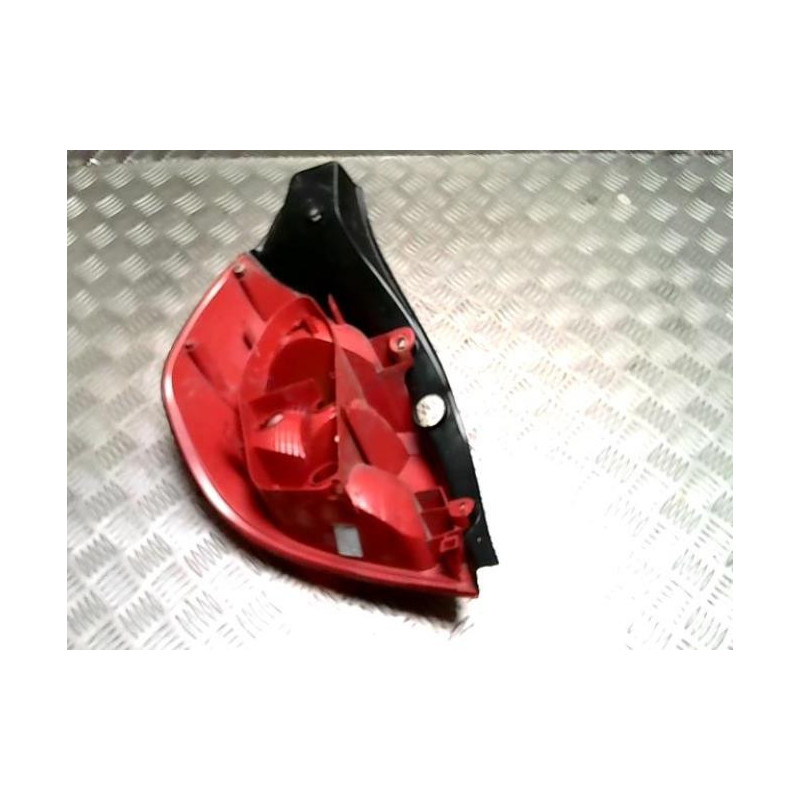 Feu arriere principal droit (feux) RENAULT CLIO 3 PHASE 1 d’occasion