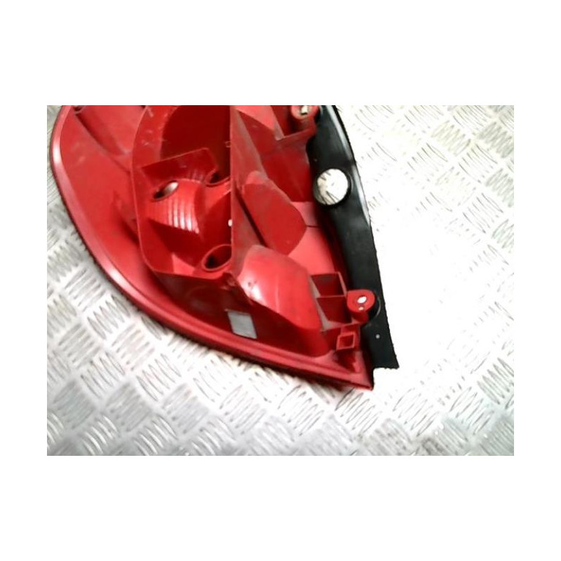Feu arriere principal droit (feux) RENAULT CLIO 3 PHASE 1 d’occasion