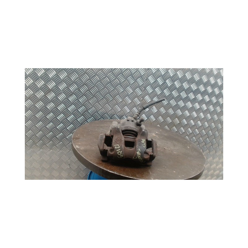 Etrier avant droit (freinage) RENAULT TWINGO 3 PHASE 1 d’occasion