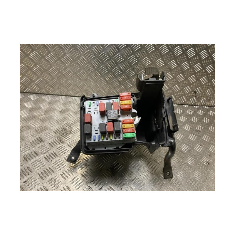 Porte fusible PEUGEOT  d’occasion