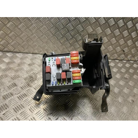 Porte fusible PEUGEOT  d’occasion