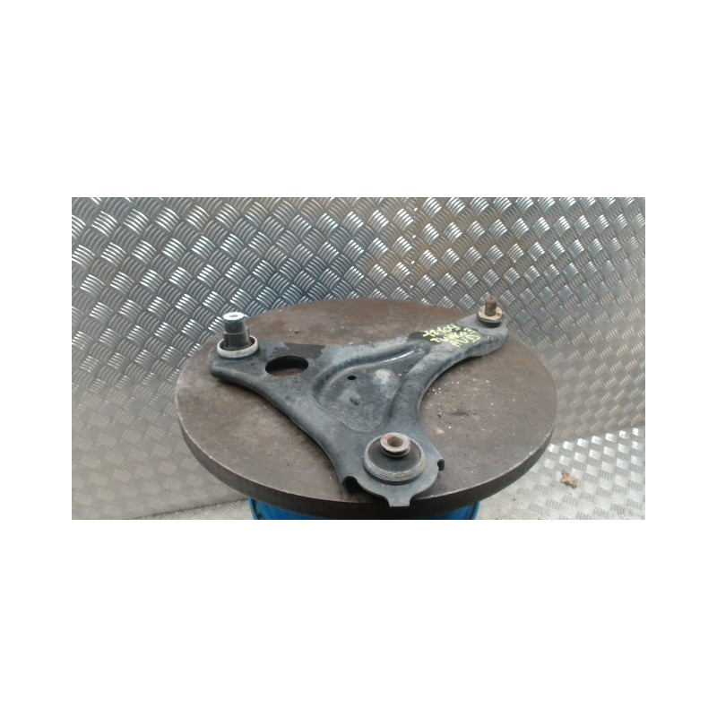 Triangle avant droit RENAULT TWINGO 3 PHASE 1 d’occasion