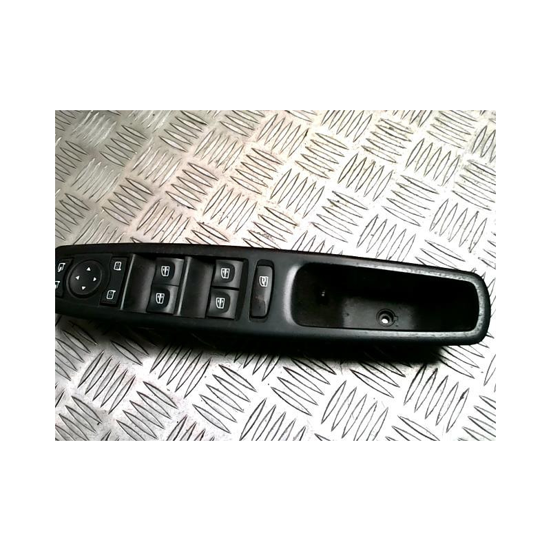Interrupteur de leve vitre avant gauche RENAULT MEGANE 3 PHASE 2 d’occasion