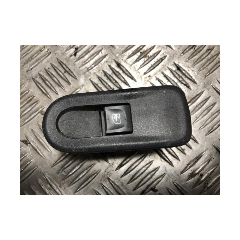 Interrupteur de leve vitre arriere droit DACIA DUSTER 1 PHASE 2 d’occasion