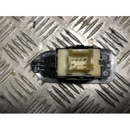 Interrupteur de leve vitre arriere droit DACIA DUSTER 1 PHASE 2 d’occasion