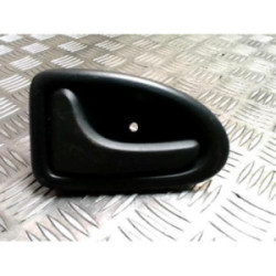 Poignee interieur avant gauche RENAULT CLIO 2 PHASE 2 d’occasion