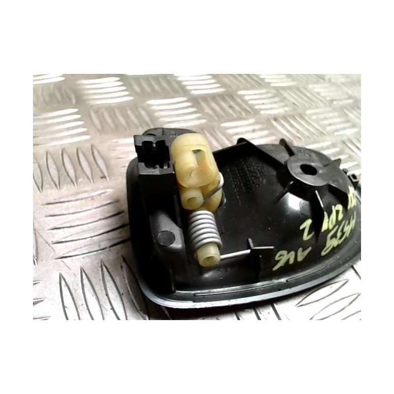 Poignee interieur avant gauche RENAULT CLIO 2 PHASE 2 d’occasion