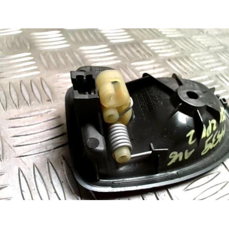Poignee interieur avant gauche RENAULT CLIO 2 PHASE 2 d’occasion
