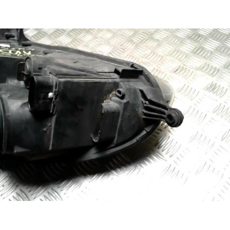 Optique avant principal droit (feux)(phare) VOLKSWAGEN GOLF 5 d’occasion