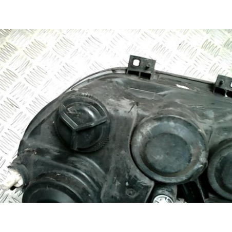 Optique avant principal droit (feux)(phare) VOLKSWAGEN POLO 4 PHASE 1 d’occasion